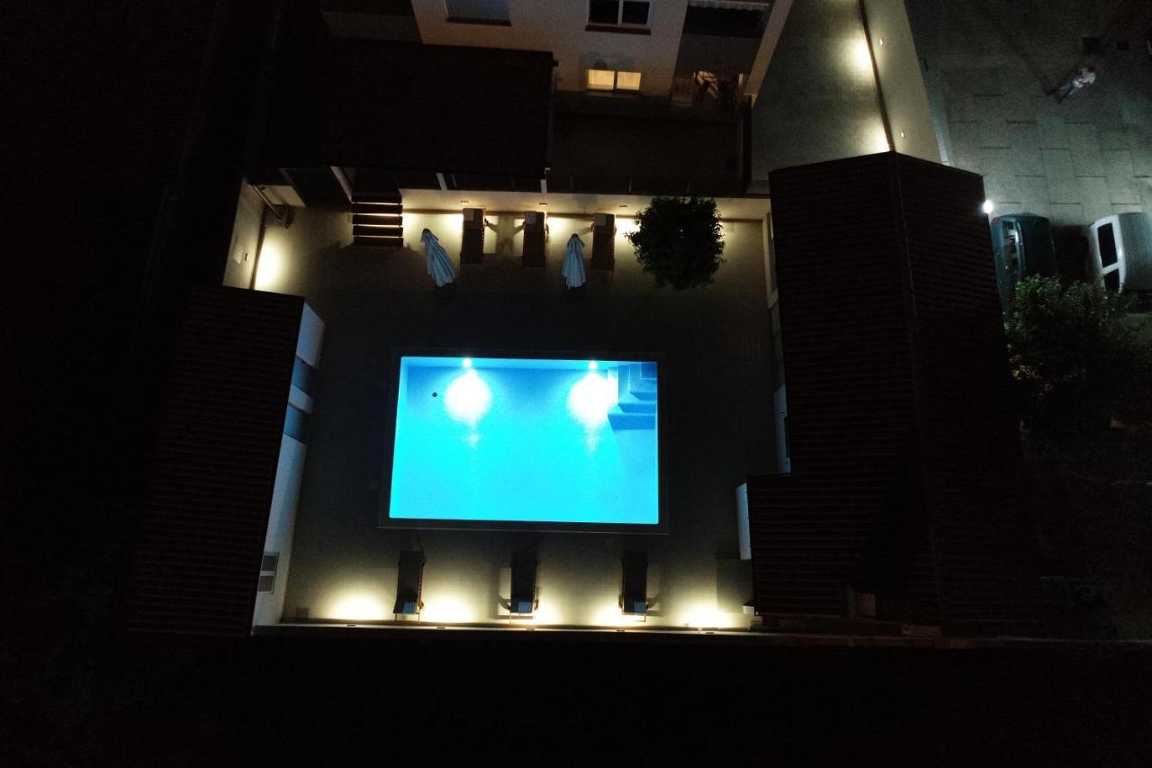 Apartment Zara - Luxury Apartment With Private Pool Exterior foto