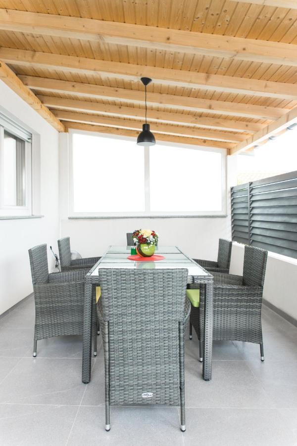 Apartment Zara - Luxury Apartment With Private Pool Exterior foto